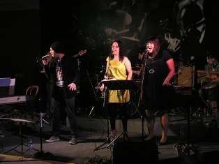 Mariusz Florczyk & „Flores Band” rozruszali Akademik! Mariusz Florczyk & „Flores Band” rozruszali Akademik!