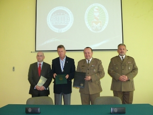 Porozumienie o partnerstwie pomiędzy Państwową Wyższą Szkołą Zawodową im. Witelona w Legnicy a Ośrodkiem Szkoleń Specjalistycznych Straży Granicznej w Lubaniu Porozumienie o partnerstwie pomiędzy Państwową Wyższą Szkołą Zawodową im. Witelona w Legnicy a Ośrodkiem Szkoleń Specjalistycznych Straży Granicznej w Lubaniu